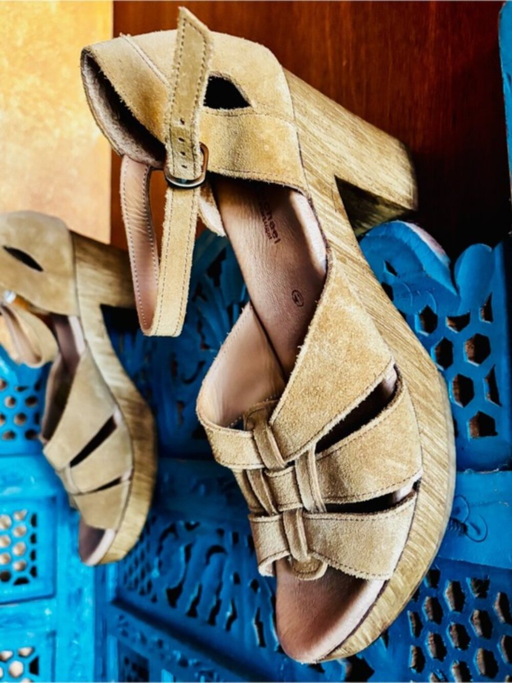 [New] Eric Michael 41=10 Savy Wheat Suede Chunky Heel Platform Clog Sandals